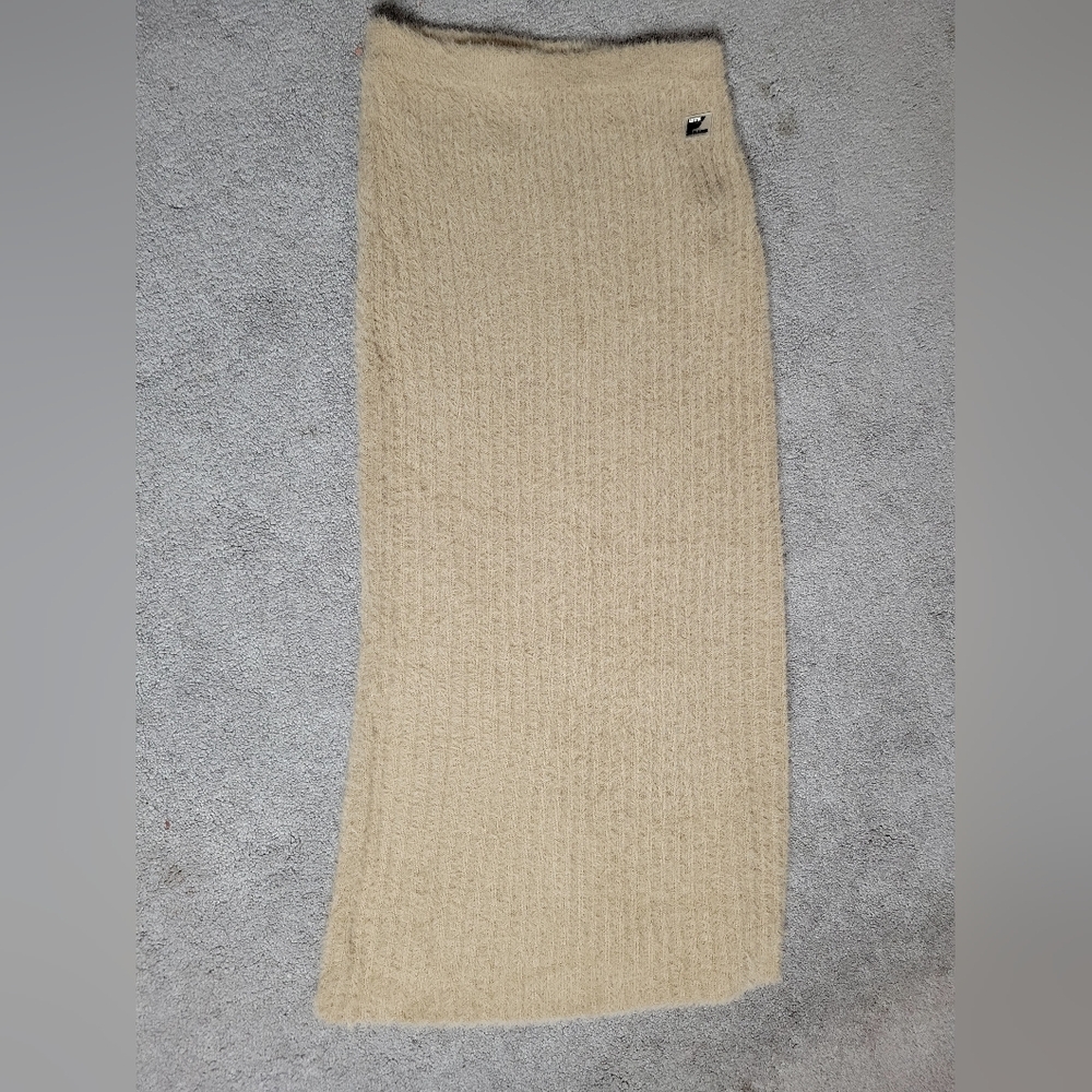 Urban Outfitters Cream Ribbed Maxi Skirt - Picture 7 of 8